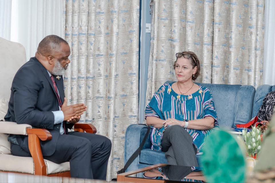 Nyamuhombeza's tweet image. 🚨🫵#ATTENTION👇
Pendant qu'on entre dans une distraction de soi-disant CESSEZ-LE-FEU, Paul KAGAME et ses alliés envoient massivement les commandos Rwandais dans les HAUTS ET MOYENS PLATEAUX du territoire de fizi, uvira et mwenga dans l'objectif de renforcer leurs troupes sur