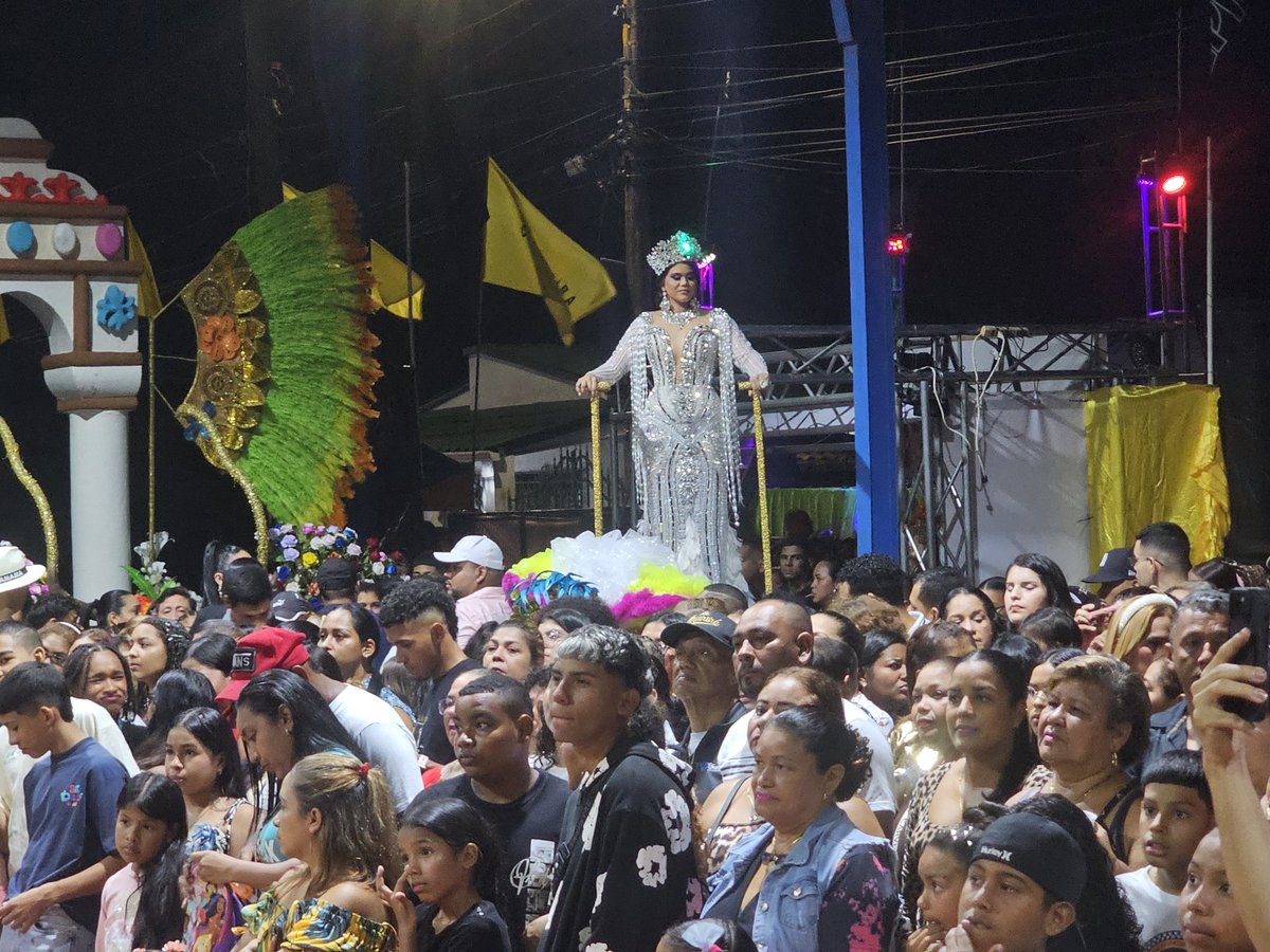 CapiraCArriba's tweet photo. 🎶🎺🥁 Iniciamos con fuerza el Carnaval 2026 en la mejor tuna de Panamá Oeste. Coronación de Calle Arriba de Capira. https://t.co/9VHCdVVdVi