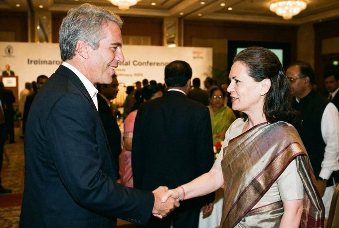 Oho!! Toh ye bhi hain..... Kya baat hai..... 😎😎