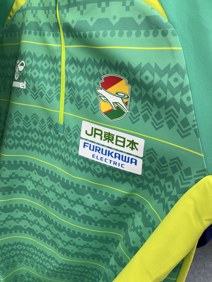 t_chiba_fb's tweet image. 本日発売‼️‼️
hummel×ジェフユナイテッド市原・千葉
コラボアイテム本日発売‼️
練習・観戦・日常全ての用途で使える万能ウェア達が登場！！

コチラも今回限りの入荷になりますのでお早めに🏃‍♂️🌬️🌬️

サイズ等のお問い合わせはDM又はコメントまで！！

#JEF
#ジェフユナイテッド市原・千葉
#hummel