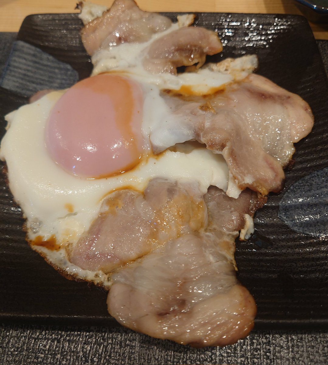 master_quick's tweet image. 草加松原 麺や旬香

かけ塩らぁめん

焼きワンタン   チャーシューエッグ

デザート

イチローズモルトDD 🥃🥃🥃

厚岸 冬至🥃

山崎NV🥃

タイミング良かったので長々と飲めてしまった👺    ご馳走様でした🙌