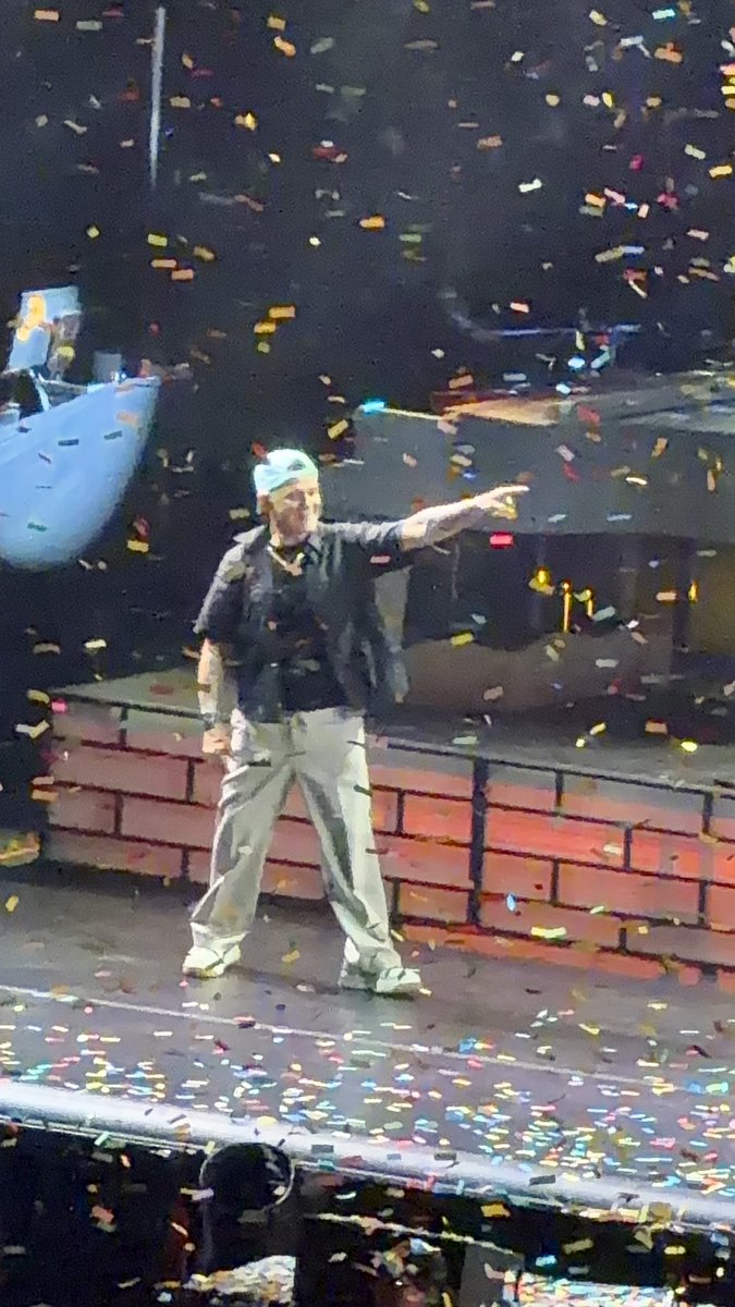 cesar_oc's tweet photo. @AlejandroSanz Gracias por dos horas hermosas que nos regalaste!!! Te veo mañana de nuevo! Abrazo Mexicano!! https://t.co/rA0PBuhNbI