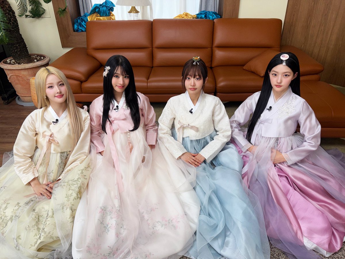 [K-LIP] 우리 가족이얌💕
키씨들도 해삐 설날🎉

#KISSOFLIFE #키스오브라이프 #KIOF 
#KIOFriday