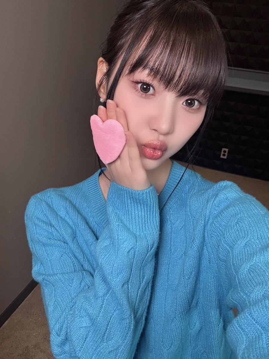 해피 발렌타인데이💕🍫 초콜릿 대신 시아니🐈‍⬛
⠀
#USPEER #유스피어
#SIAN #시안