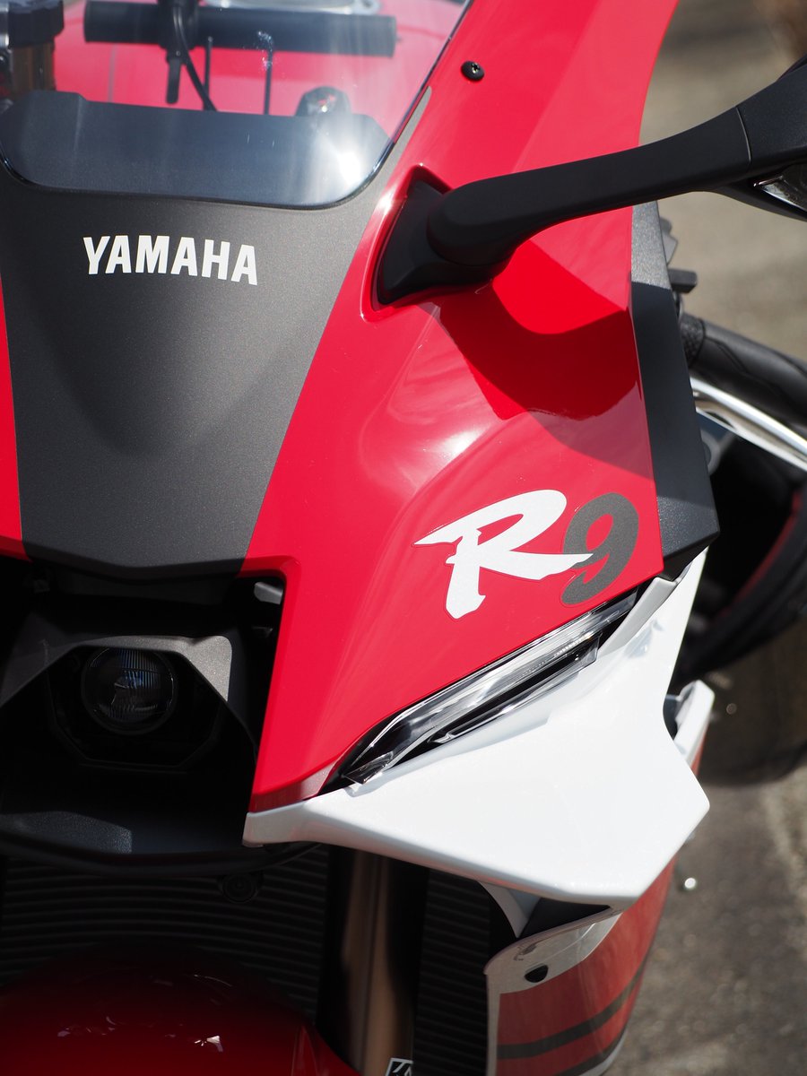 naaaaveMon's tweet photo. 念願のYZF-R9、納車されました！！🔥🥳
嬉しすぎてちょっと鼻毛伸びました。
MTシリーズから(初)Rシリーズへ！
これからも3気筒楽しんでいきます！
#YZFR9 #納車 #YAMAHAが美しい https://t.co/bLWHLUbQQ0