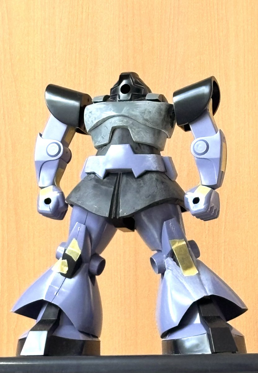 #還暦までに60分の1旧キット
1/60ドム、両腕を仮付けして全体のバランス確認。頭の大きさもちょうどいいかも😊