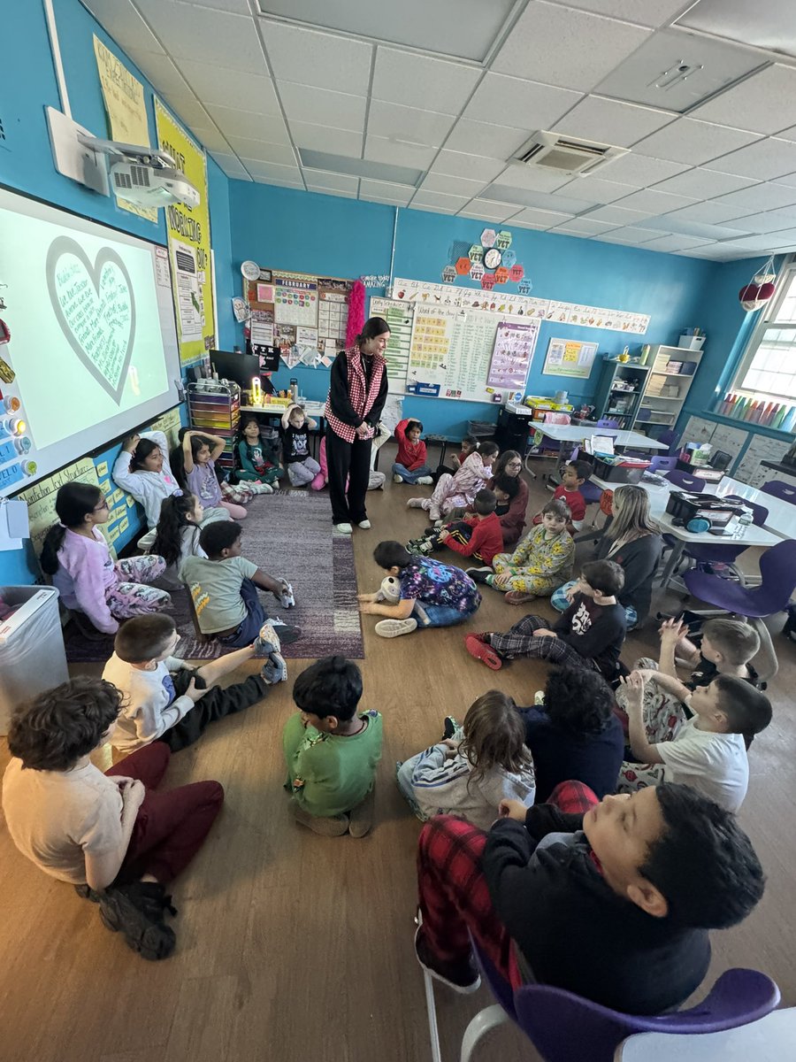 Jackson Ave School tweet media