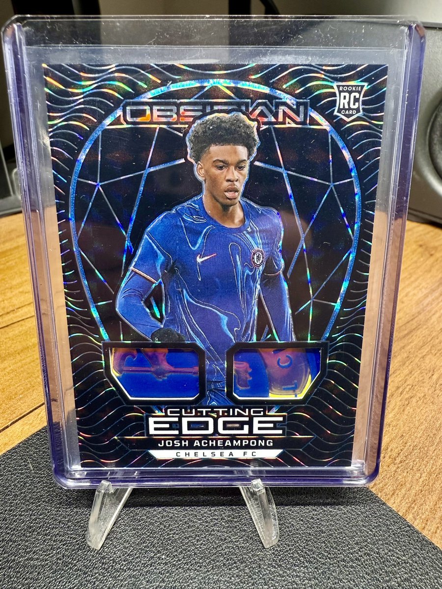 To everyone at the show this weekend (and Soco Expo), please keep your eyes peeled for the 2025 Obsidian Chelsea Josh Acheampong Green Etch /2

It's all I am missing for the rainbow!

Attached here is the 1/1 for context