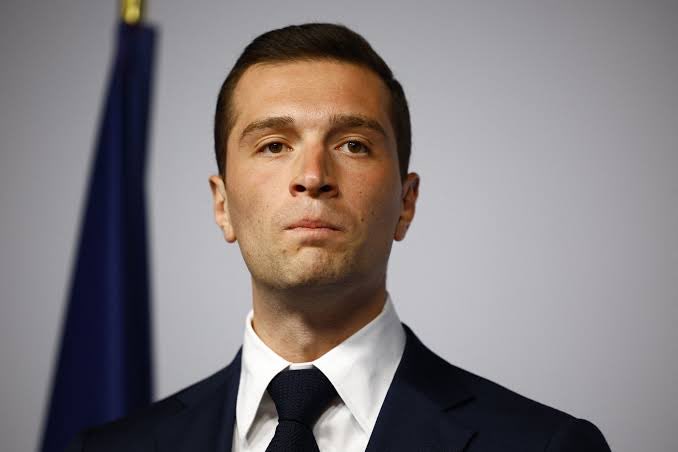 🇫🇷 | Bardella también se ha pronunciado sobre el asesinato de Quentin a manos de la organización terrorista Antifa: 

«Tras un violento ataque por parte de miembros de la Joven Guardia, algunos de los cuales serían cercanos al diputado del LFI Raphaël Arnault, un activista