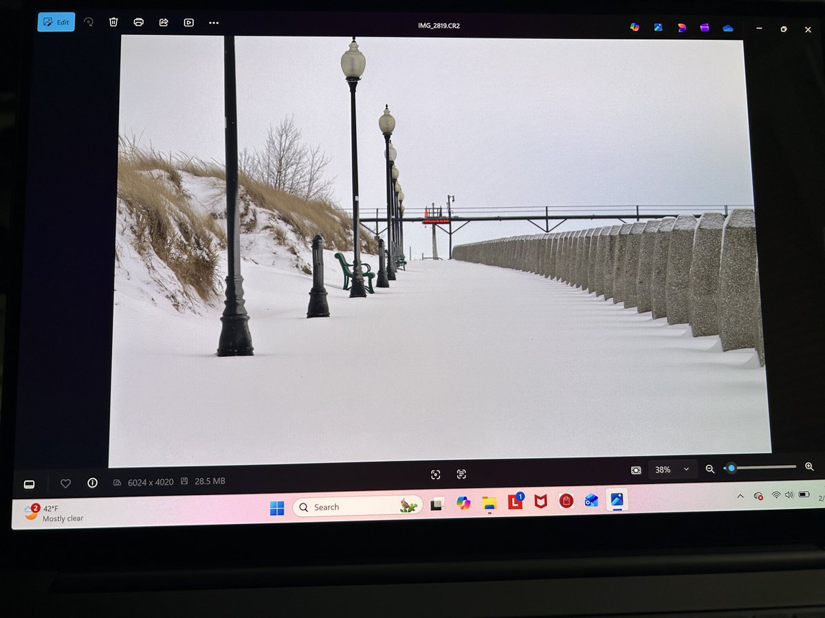 Top Row Pics tweet media