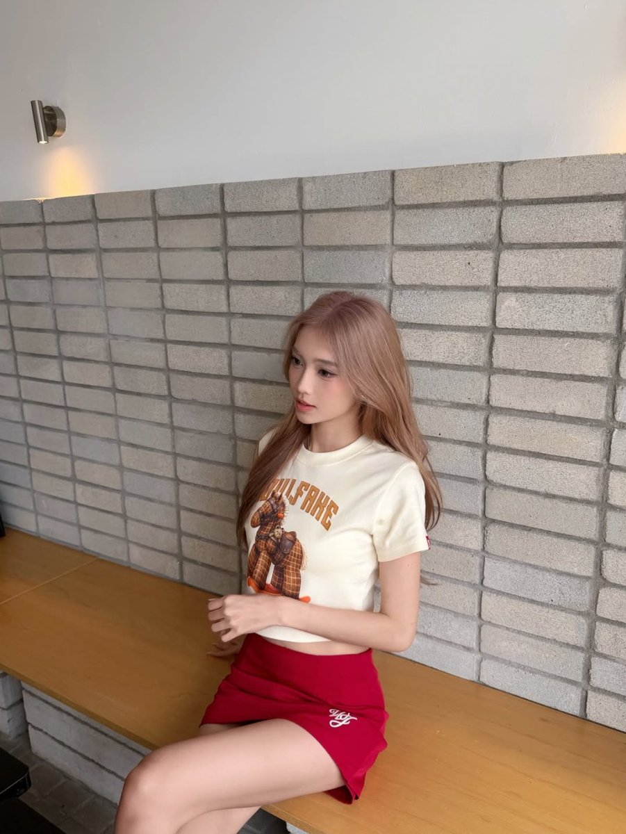 WanTing061030's tweet photo. #d00nuts #jiahui https://t.co/NNNgEKcEYM