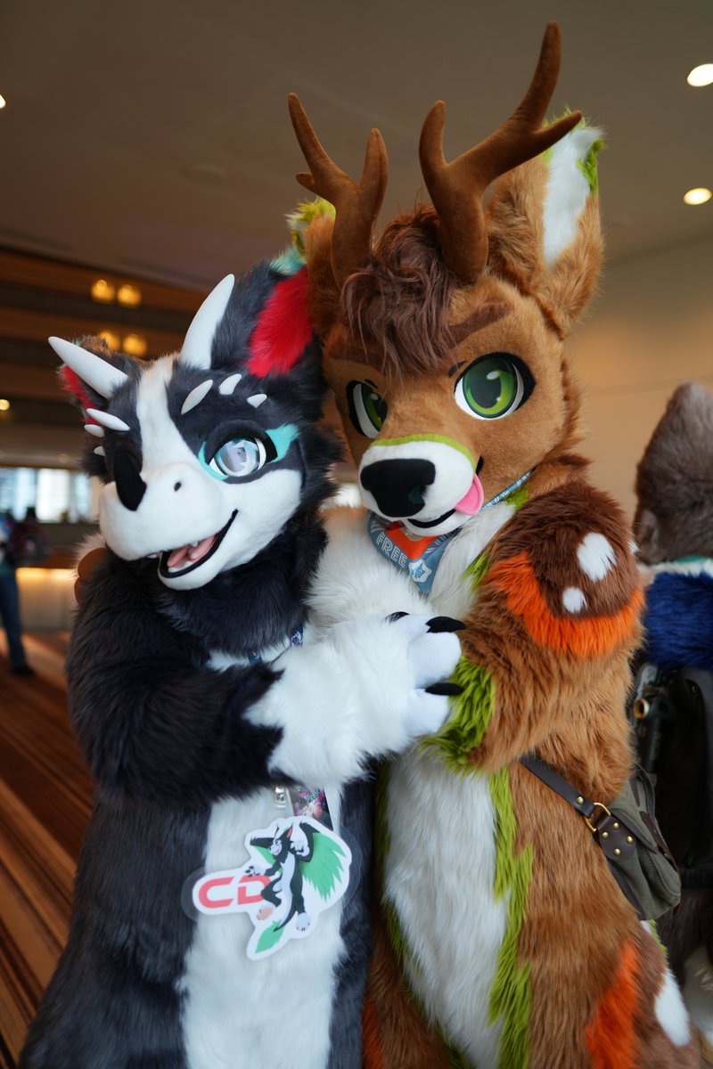 CanadianDerg's tweet photo. oh deer, its friday already...

#FursuitFriday https://t.co/6cII6OuMLe