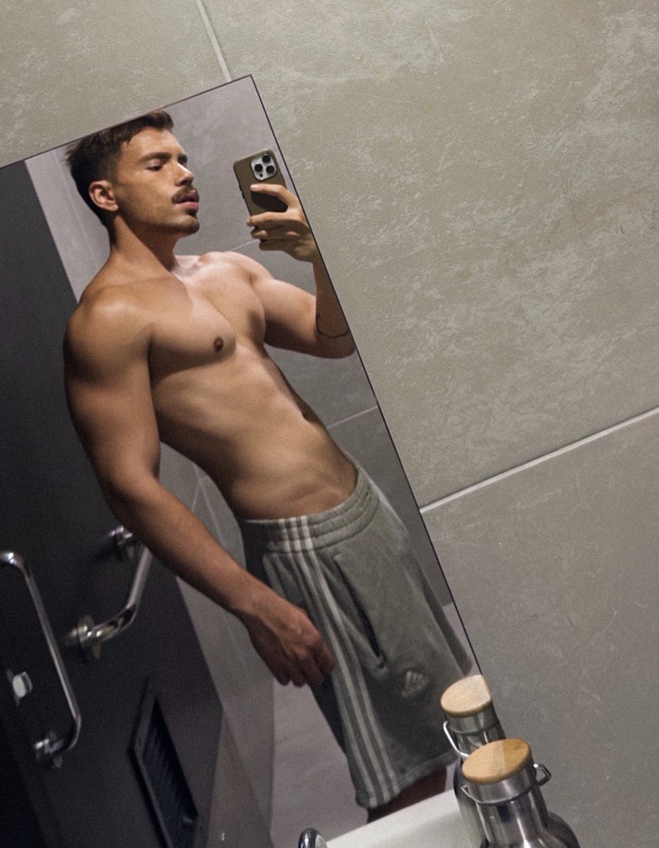 vi (@viniciuschelck) on Twitter photo 