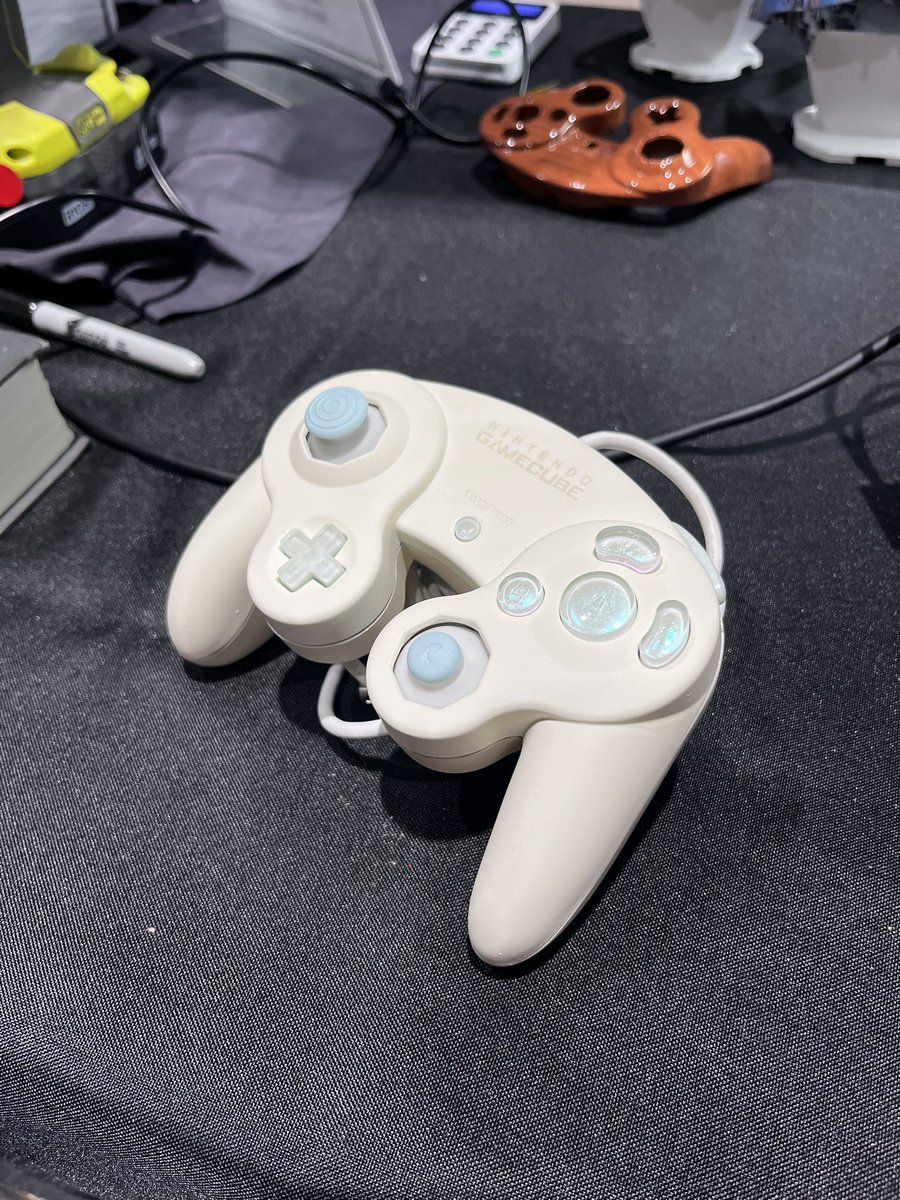 Control in Color (COMMS OPEN) tweet media