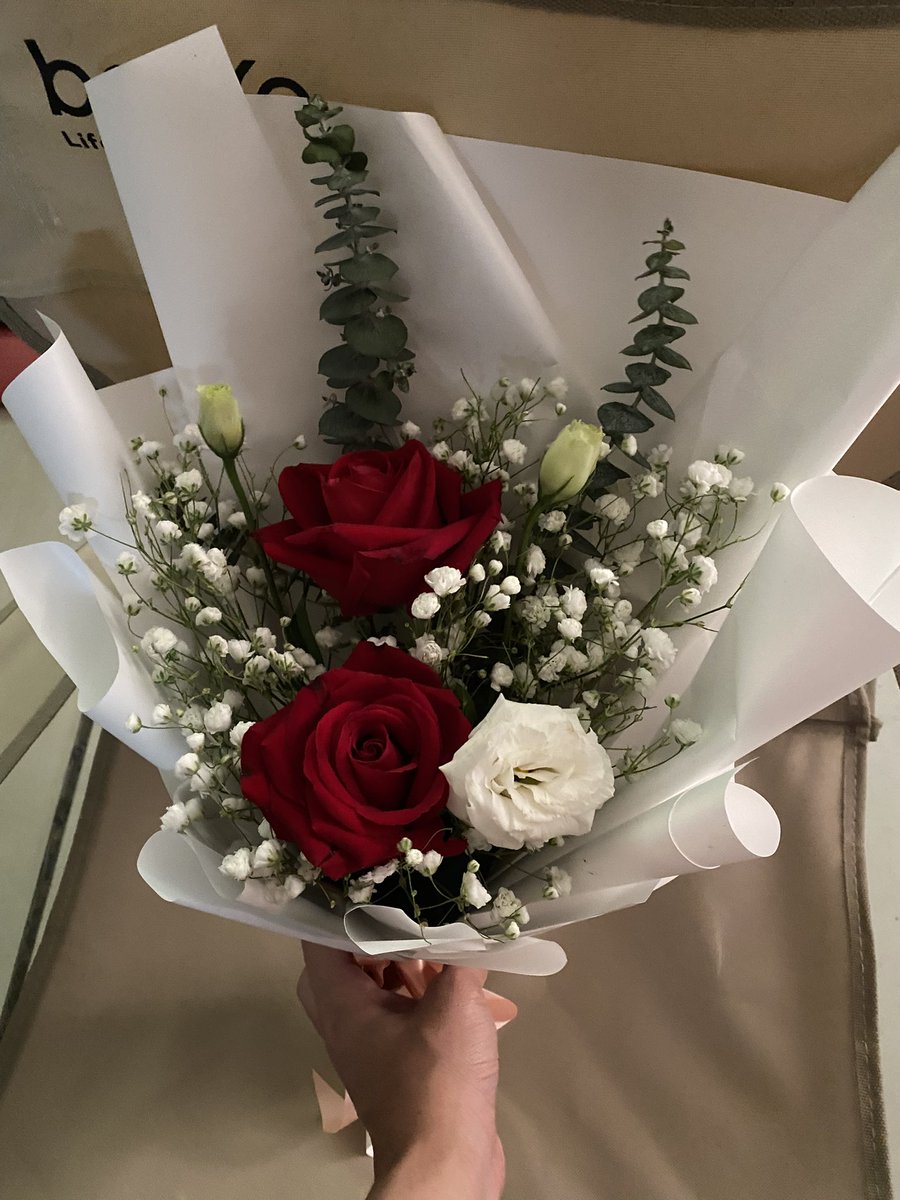 Korn513's tweet photo. Happy valentine day karb https://t.co/36c0JEL0mh
