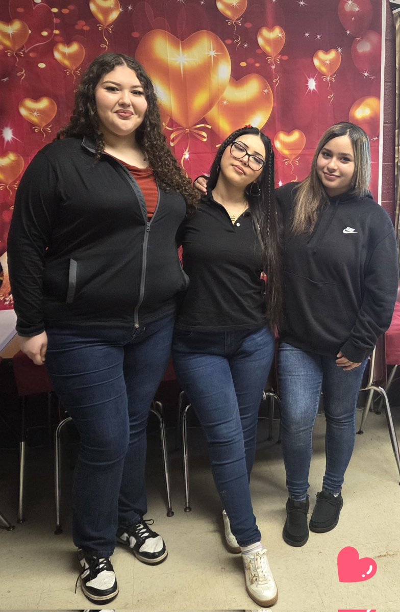 LetipCISLF16285's tweet photo. Wishing everyone a Happy Valentine's weekend @cameron_cis 
@losfresnoshigh 
#Beingpresentmatters 
#Seniors 
#Juniors
#Allinforkids https://t.co/RVeMzQIKZt