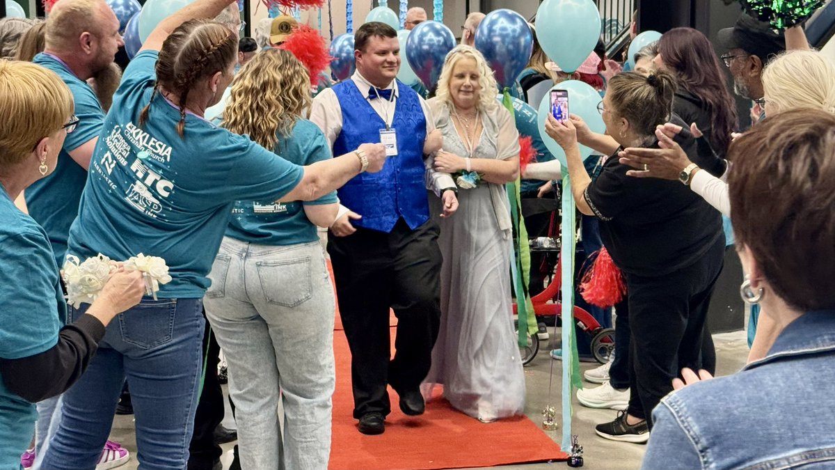 EdPiotrowski's tweet photo. What an amazing, emotional, and truly inspiring night at Ekklesia Christian Church! I had the honor of helping kick off the Night to Shine Prom for some very special Kings and Queens in our community. I’ve known many of these incredible individuals for years, so seeing them walk the red carpet, smiling and soaking in every moment, always fills my heart with joy (and yes…a few happy tears too).

A huge thank you to Matt & Tina Wilson and the hundreds of volunteers who pour their hearts into making this a night these beautiful souls will never forget. You all are such a blessing and you absolutely rock!!
❤️👑💙