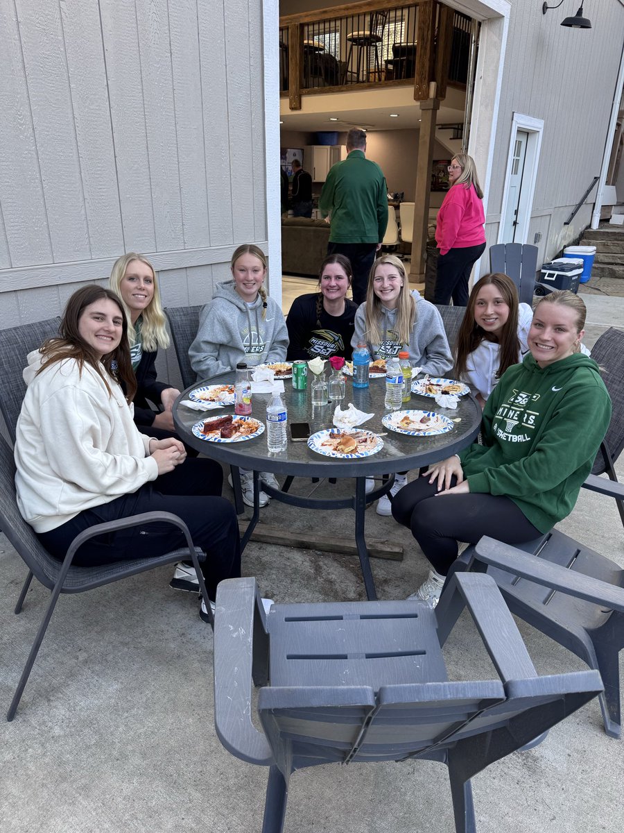 S&T Women's Basketball tweet media