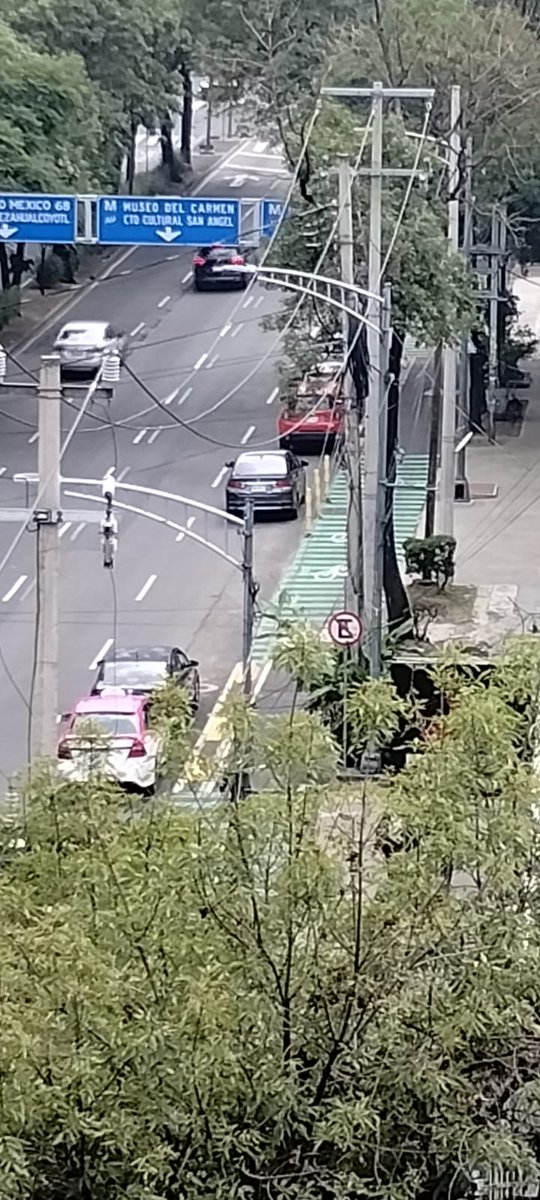 CTlacopac's tweet photo. @OVIALCDMX, @SSP_CDMX, @C5_CDMX No importa día, hora o momento en que no se invada las áreas de NO estacinamiento sobre A. Revolución desde el metro Barranca del Muerto y hasta la calle de Sofía, y detectamos que se debe por la nula vigilancia y mostramos el porqué. https://t.co/scJCczAoEG