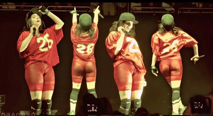 American singer and songwriter Billie Eilish has been in the headlines since this morning. 

The buzz is about her outfit which has sparked strong debate in India  with many questioning the idea behind wearing such a bold and revealing look.

Billie Eilish has won 10 Grammy