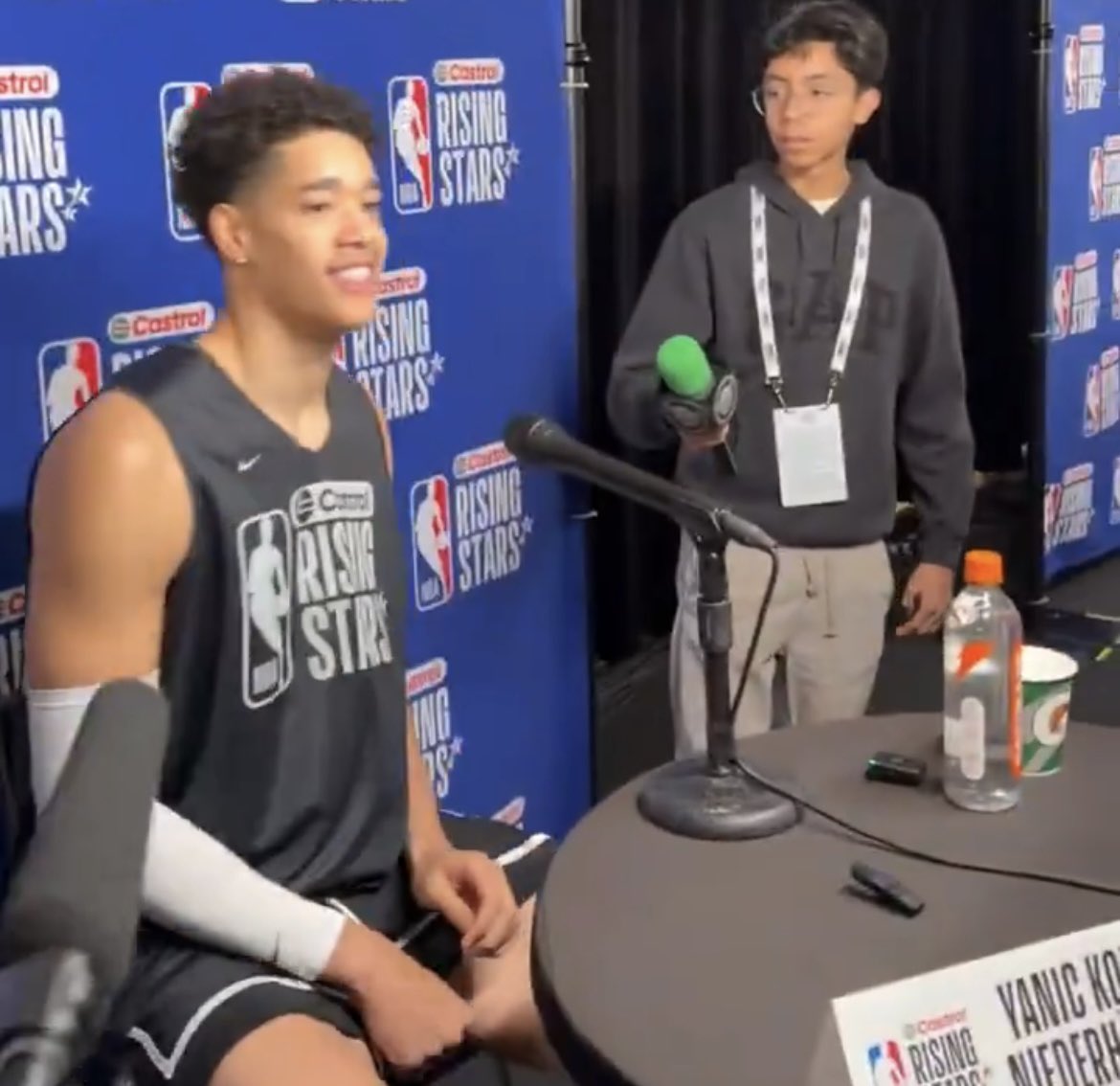 clippa twitta tweet media