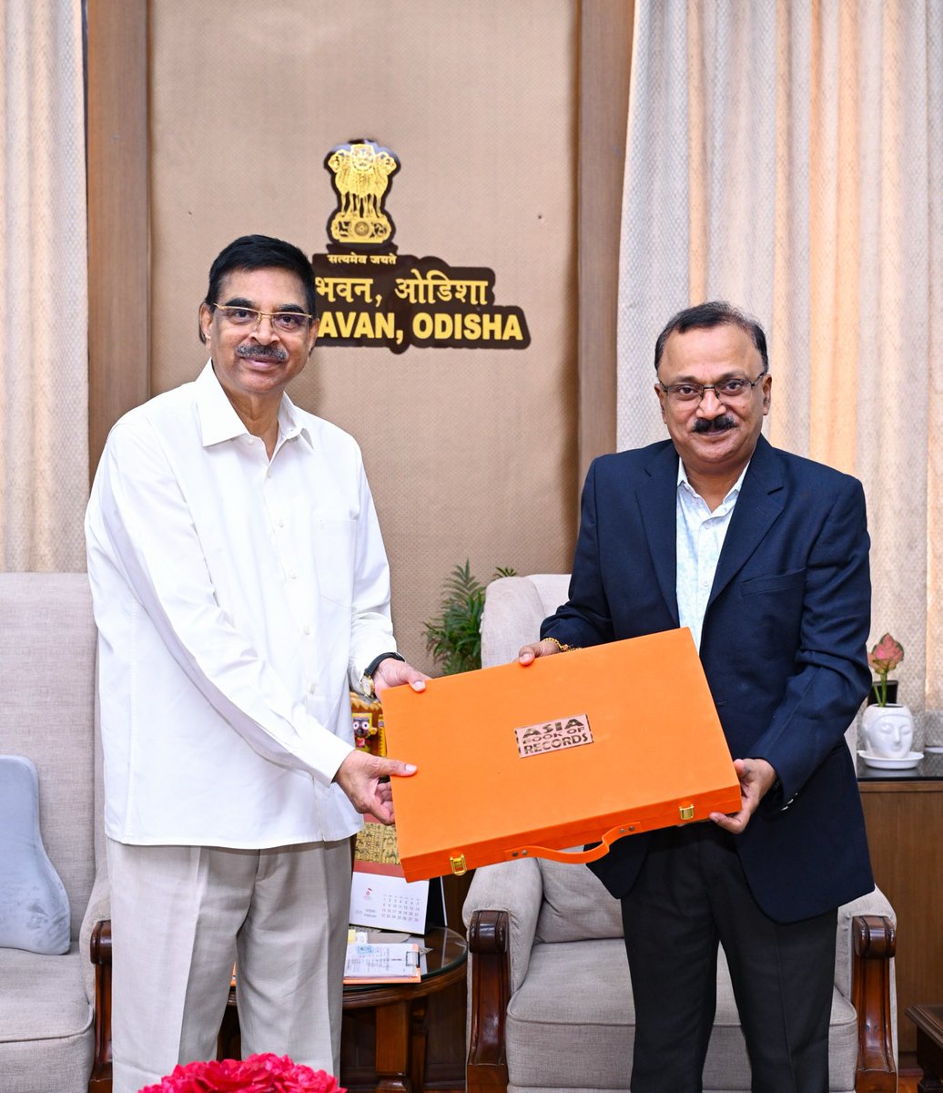 munarajat's tweet photo. A precocious moment  with Hon Governor sir at Lok Bhavan presenting the Asia book of Records of the “”Protocol type model of Rafael made out of scrap materials https://t.co/PCLnsAPz5q