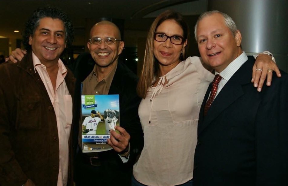 porlagoma's tweet photo. Con mi esposo @danielalvarez01 y @ginergr en la presentación de su libro … tengo que rescatar sus libros que quedaron en Caracas. https://t.co/K5D2YOW4i1