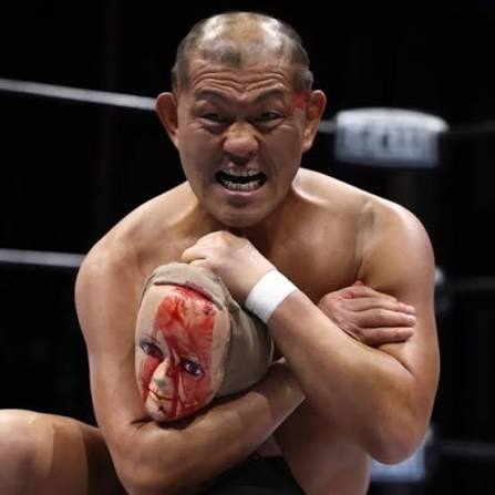 Cómo fan de Minoru Suzuki lata que tenga la mancha en su historia de una de las peores luchas del año, pero fue así, no pudo carrear a Butterbean

Lo paradójico es que en ese mismo WrestleMania Weekend, el grandpa killer de 56 años dejó una joyita también