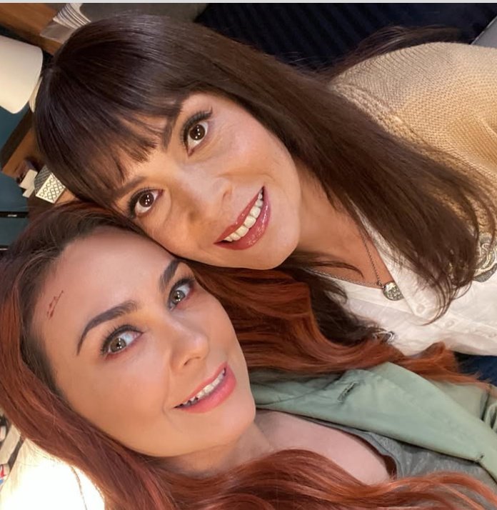 Necesito verlas juntas de nuevo pago lo que sea 😭😭😭

ISA X MONÓLOGOS