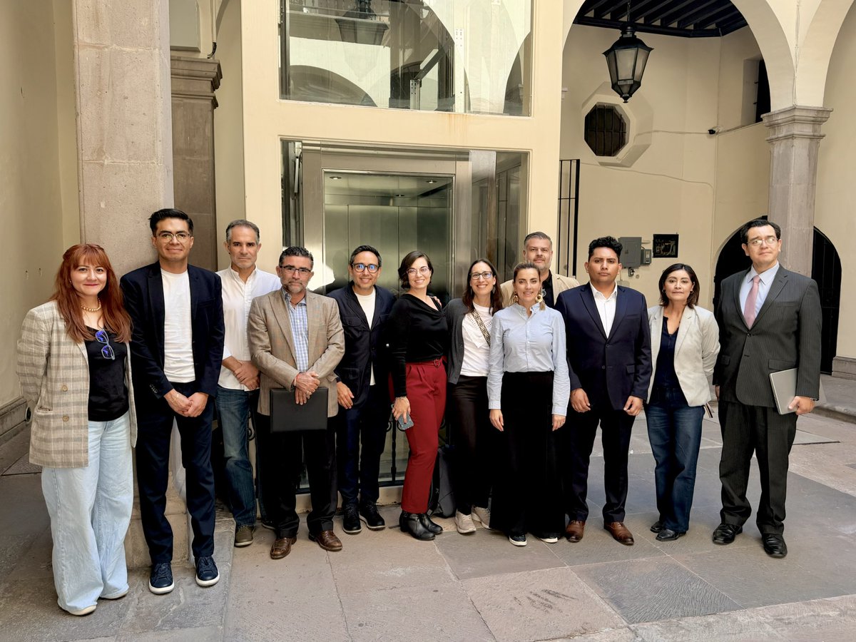 Esta tarde sostuvimos una reunión de trabajo con el titular de la Secretaría de Planeación y Participación Ciudadana del Estado de Querétaro, así como con Subsecretarías e instancias estatales, en coordinación con Fundación Merced Querétaro AC y Centro Mexicano para la