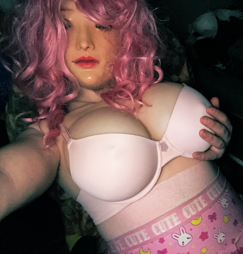 Exposedsissy420's tweet photo. Can’t wait till I can take this cock whole in both my sissy holes #sissy #crossdress #slut #bbc #dildo #faketits https://t.co/2bq4EUQ6Ij