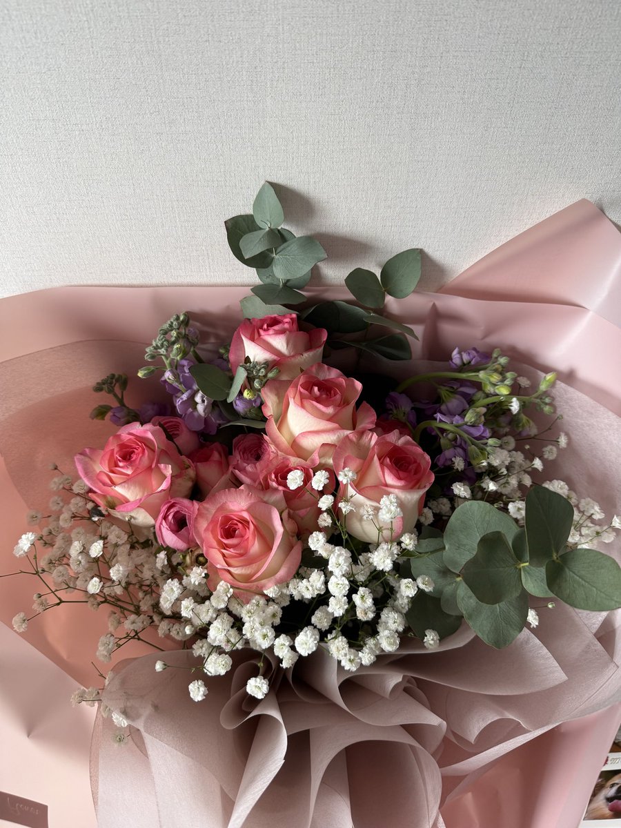 Jacob bought me the most beautiful bouquet of flowers. I ask him aww is this for valentines?? He said oh this is because you won BTS SOUNDCHECK hdjdlsldjdhfjfod 🤣💜 and then adds SEE LOOK PURPLE??