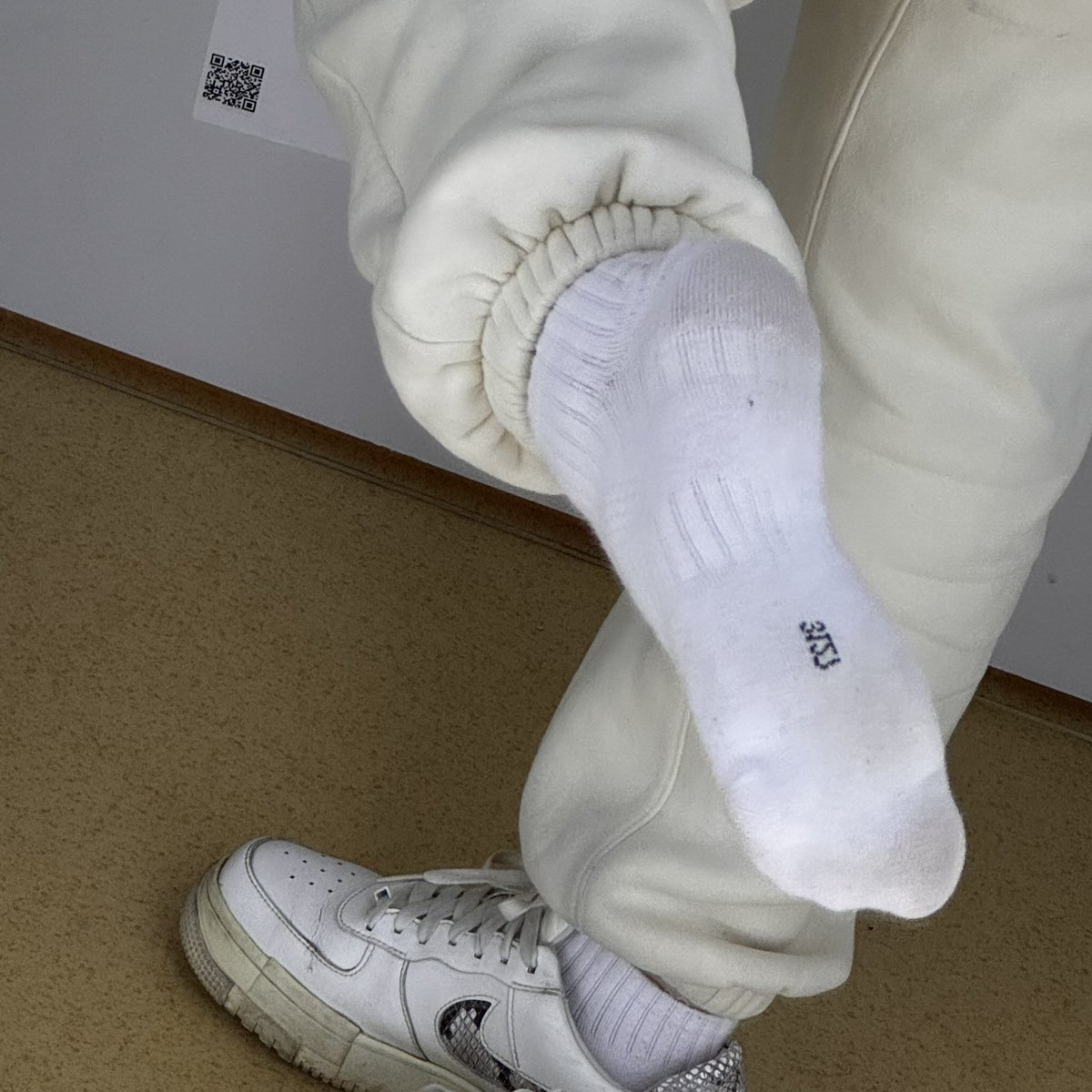 Scared2BeLonely tweet media