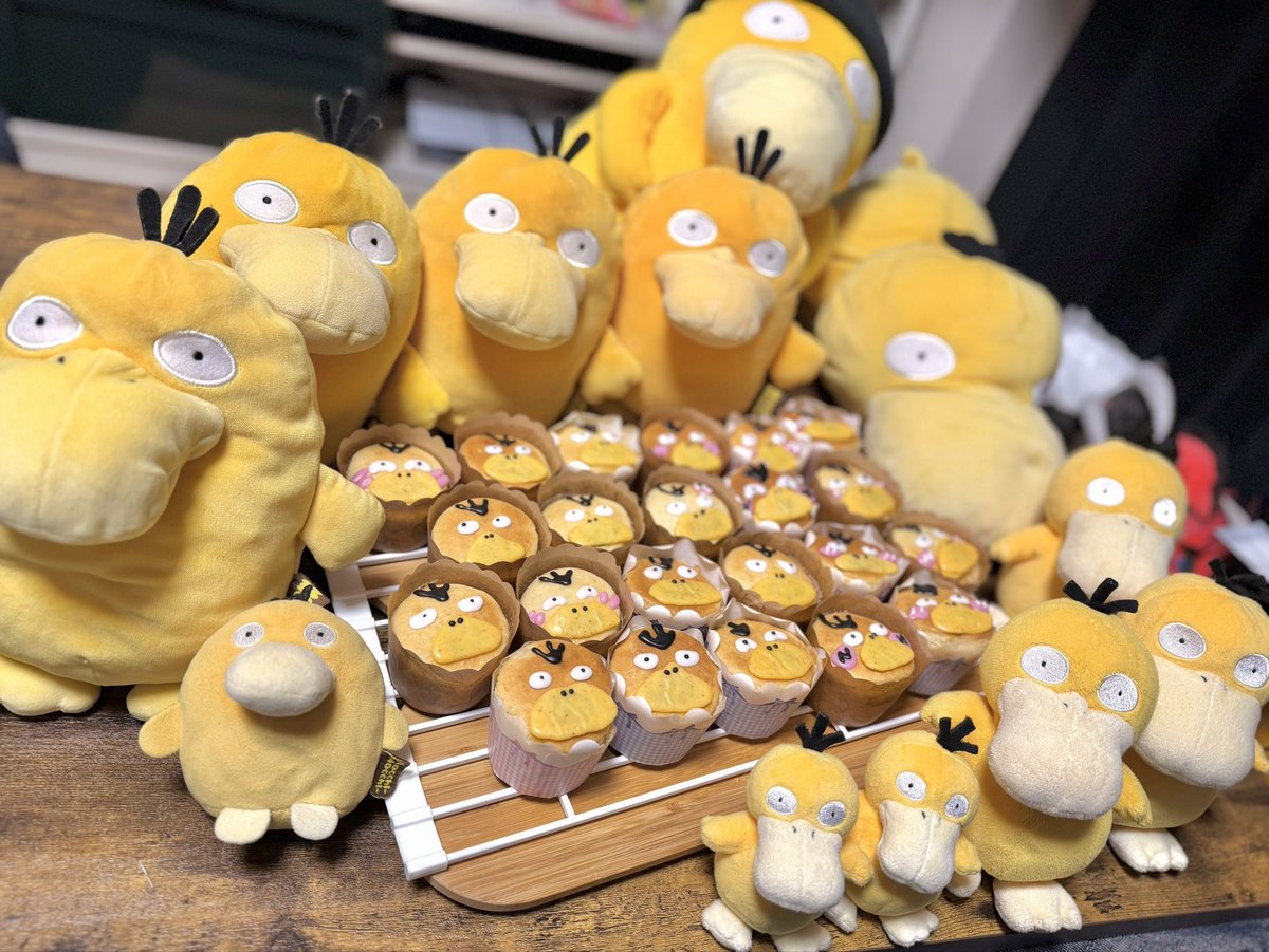 hisakoda0427's tweet photo. 今年も娘が作ったバレンタイン🍫🥰
コダちゃんバナナプチケーキ🍌🐥⸒⸒
初アイシングが難しかったみたいだけど可愛くできました🥰 https://t.co/DBQPwpf6Hr