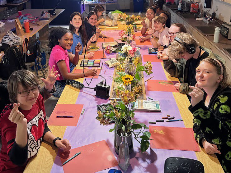 Christina Van tweet media