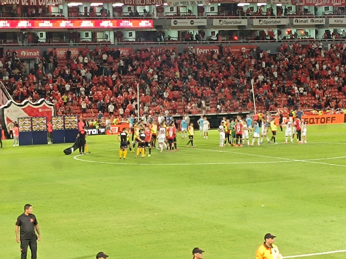 Final del partido en Avellaneda, #Independiente 2 vs #Lanús 0 ¿Quién fue la figura del #ReyDeCopas?