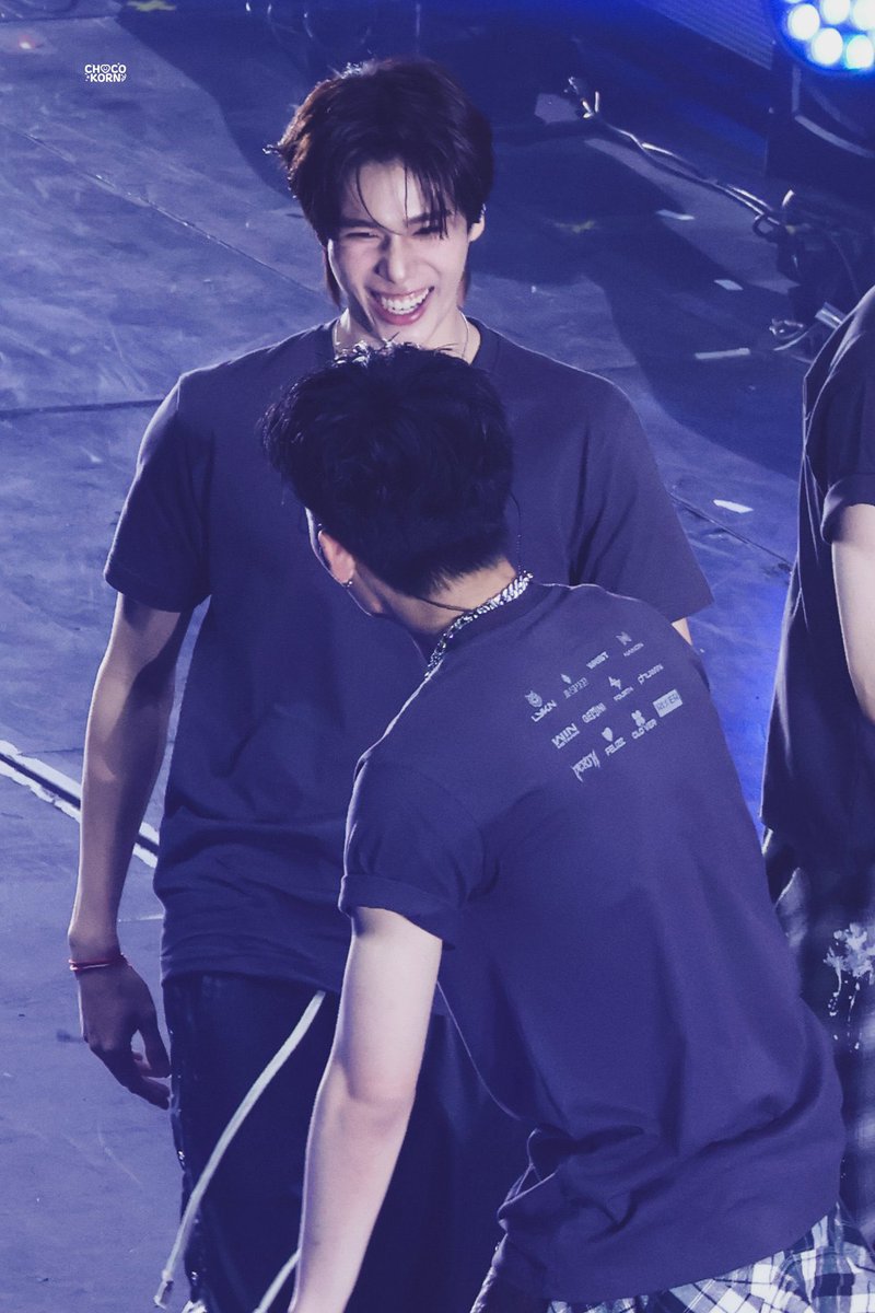 เจ้ารอยยิ้มของพี่ปัง🤗

JASPER KINDLED FIRSTRISE
PHUWIN RISING RISERCON

#RISERCONCERTD1