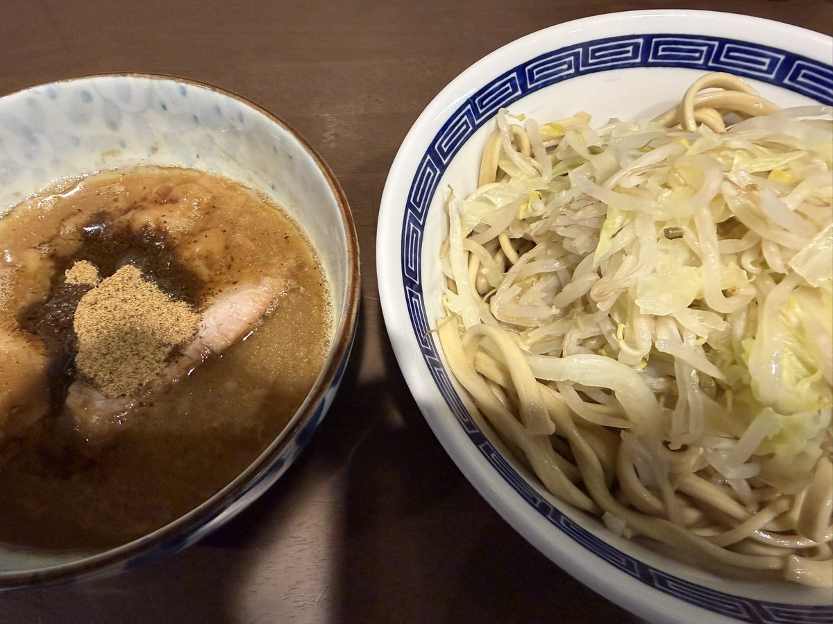 本日【11:00〜15:00】です。 昨日中華そば売り切れてしまい申し訳