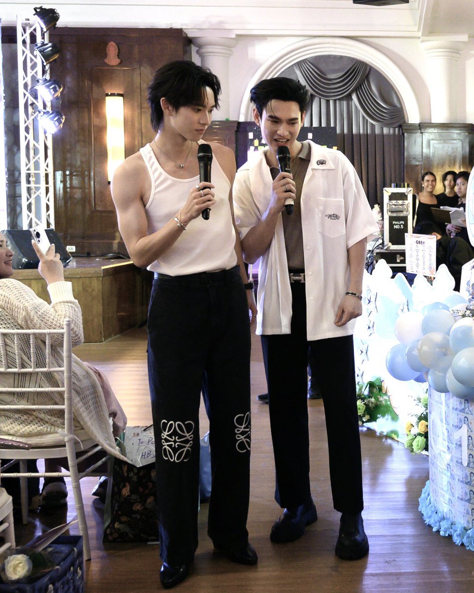 สิ่งนี้คือไรรร ทำไมพี่พาเวลเหลือตัวแค่นั้นใส่เสื้อตินตินปุ๊บเหลือตัวแค่นี่เลยคือมันปุ๊กปิ๊กมาก🤏🏻🥹

꒰ #poohpavel #ppoohkt #pavelphoom ꒱