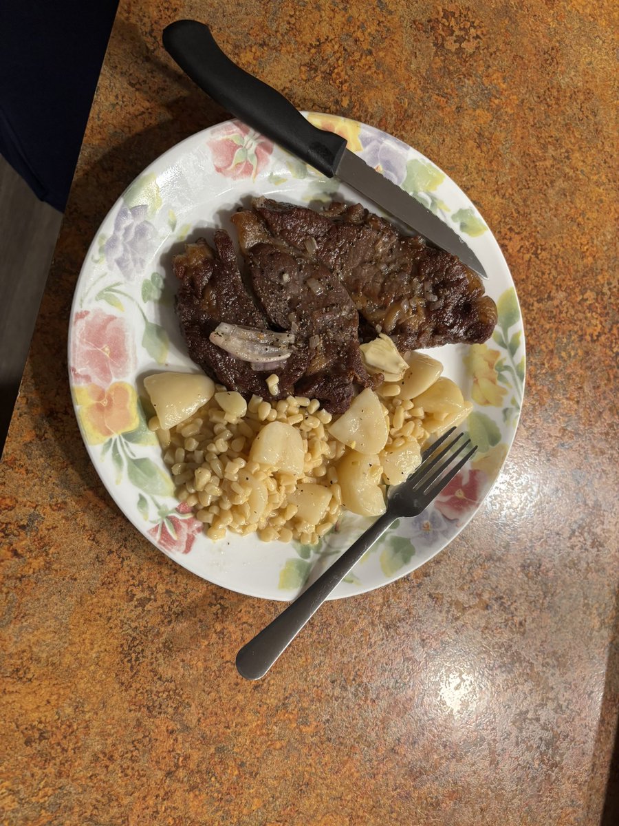 Ski_Scribe's tweet photo. #SteakNight #Yum #ChezWilczewski #CleanPlateClub https://t.co/Gzy6gh3MGu