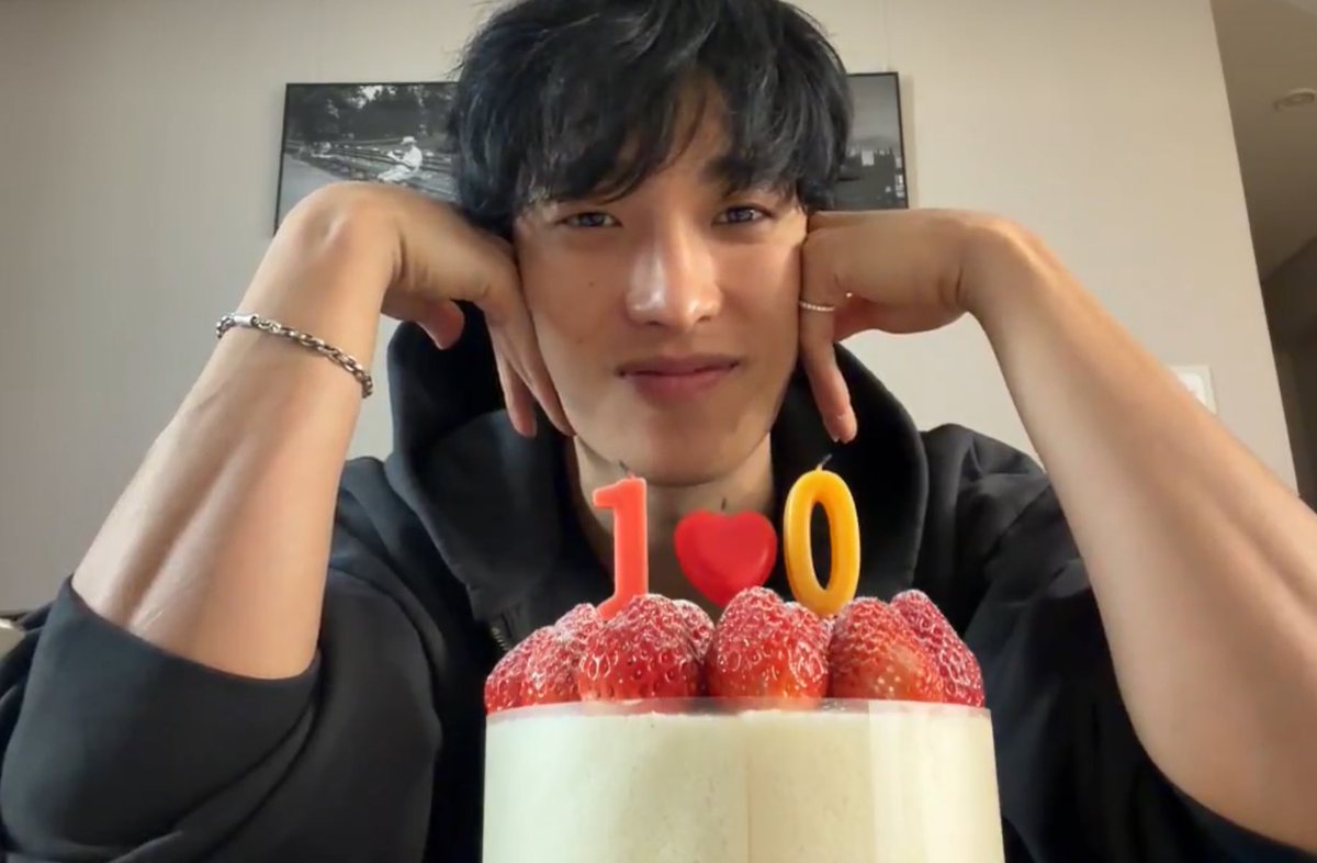 thank you, dokyeom! 🥹🫂