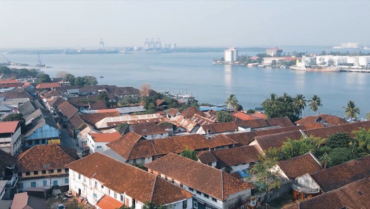 GreatKerala1's tweet image. Skyline in motion. 🚆🌊
From the rush of the Metro to the rhythm of the rails, and the timeless charm of Fort Kochi by the waterfront — Kochi blends heritage, harbour and high-rises like no other.

#Kochi #GodsOwnCountry #UrbanKerala #FortKochi #IncredibleIndia