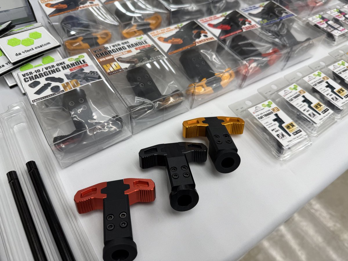 dVc40193106's tweet photo. 新製品のVSRチャージングハンドル各色も展示・販売中🙋‍♂️ https://t.co/BZOhz5vTpS