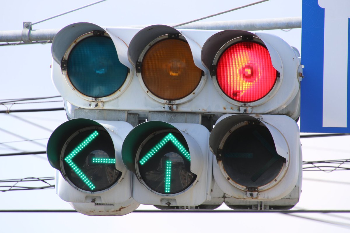 小糸網目+小糸厚型LED←↑矢印+日信ブツブツ→矢印 前回訪問した時に