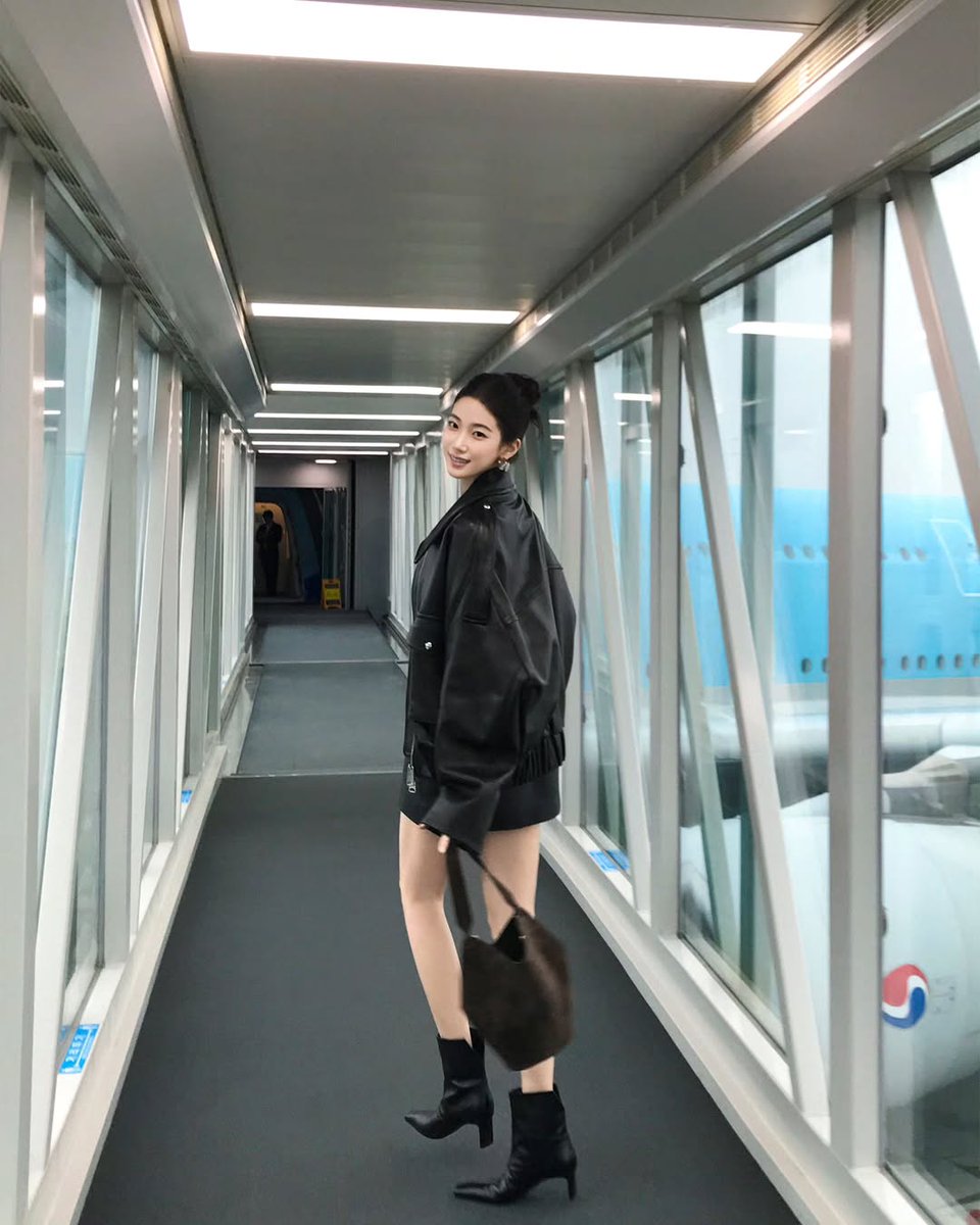 Zhamoyed's tweet image. Kazuha ig update

#KazuhaForKhaite
#KhaiteFW26 #NYFW

instagram.com/p/DUuBbBxEyiA/…