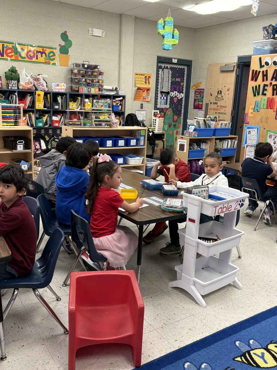 thebre82's tweet photo. Happy Valentine’s Day from my sweet bunch! We had a fun day of learning as well as spreading love and kindness. @NISDPowell https://t.co/sjXq6FgjoB