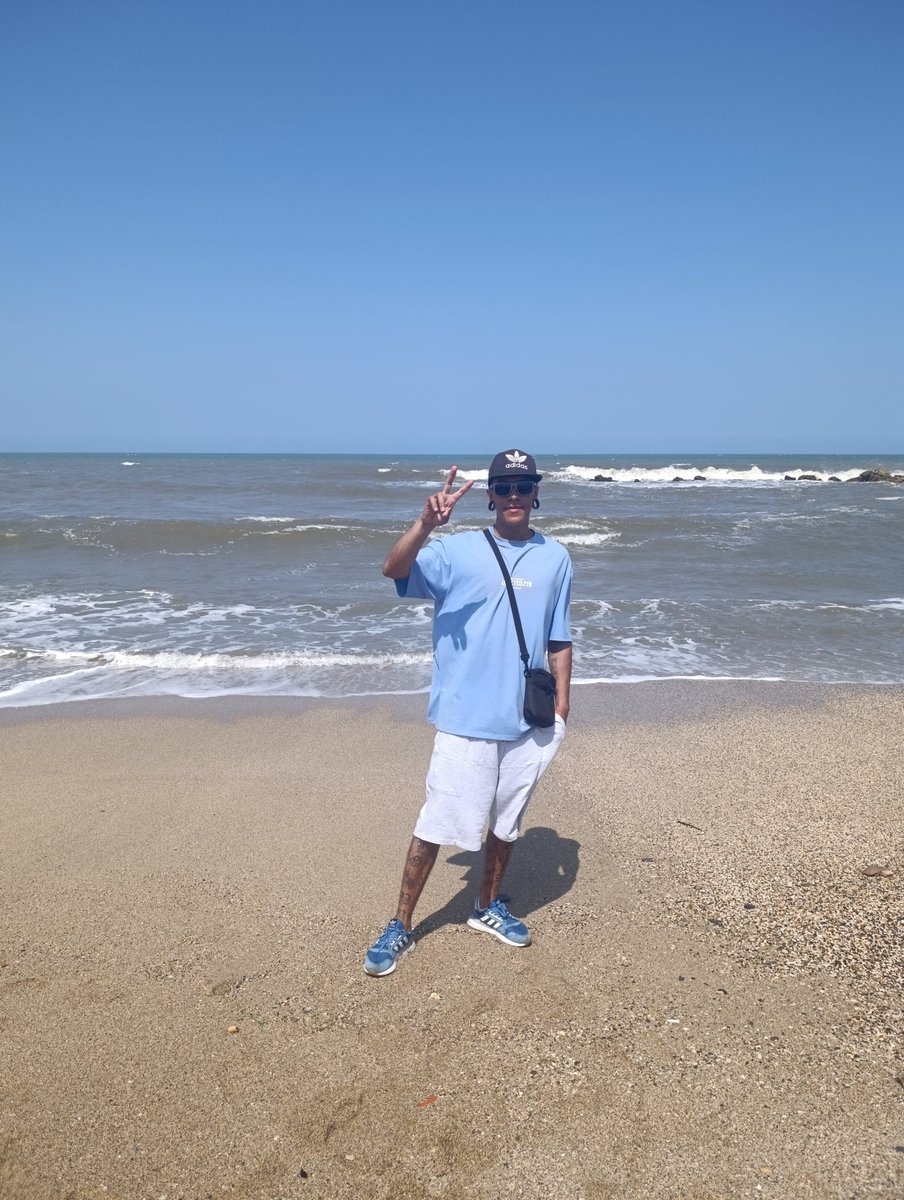 M_a_ic's tweet photo. 🏝️✌🏽 https://t.co/j2n9jC2PWU