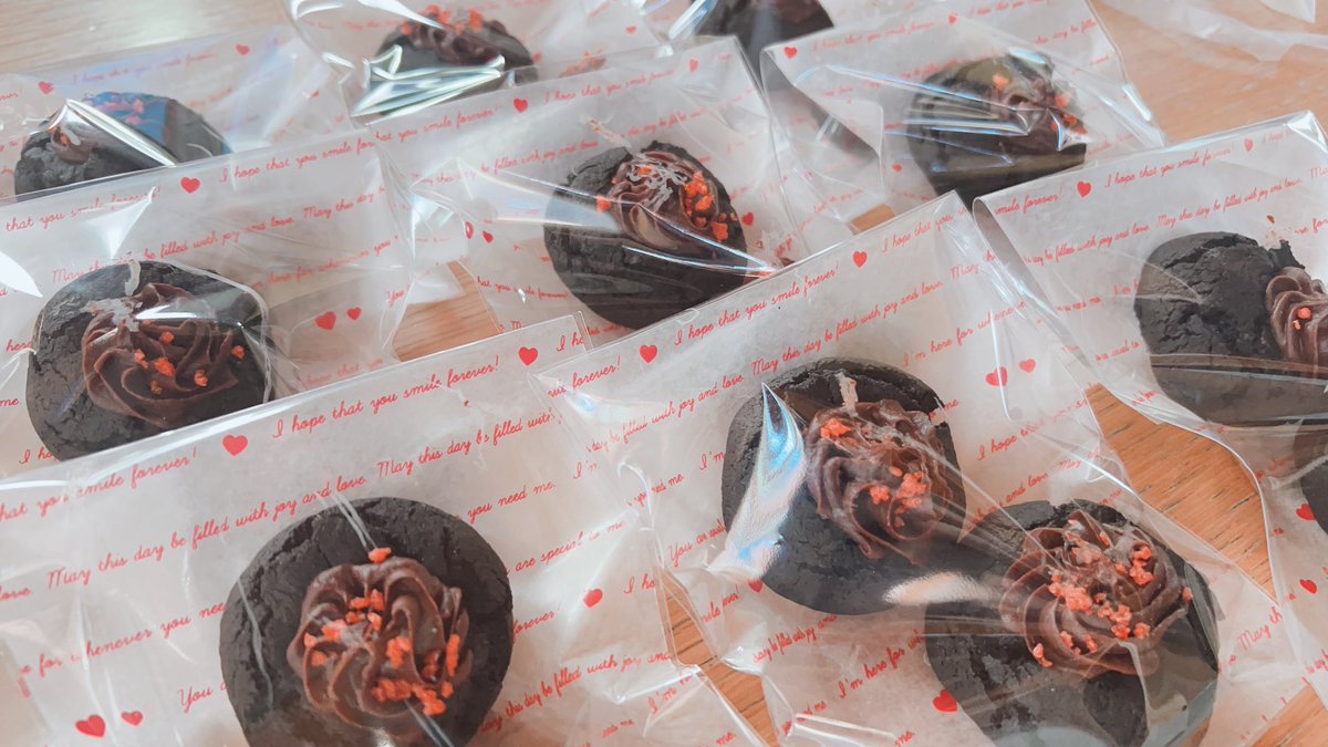 𝙷𝚊𝚙𝚙𝚢 𝚅𝚊𝚕𝚎𝚗𝚝𝚒𝚗𝚎🤍 ̖́- 色は毒々しいですが味は美味しい