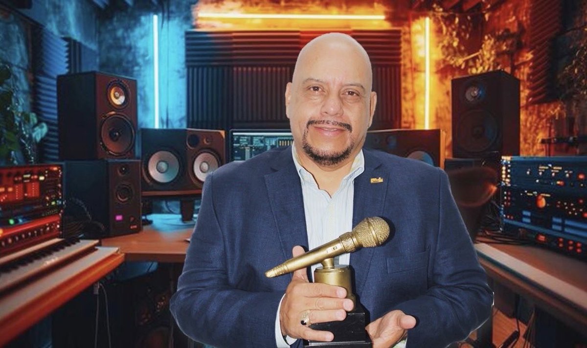 13 DE FEBRERO, DÍA MUNDIAL DE LA RADIO.

La radio sigue siendo un medio de comunicación fundamental en 2026 debido a su inmediatez, accesibilidad universal y bajo costo, lo que permite informar en tiempo real, especialmente durante emergencias y en zonas remotas sin internet.