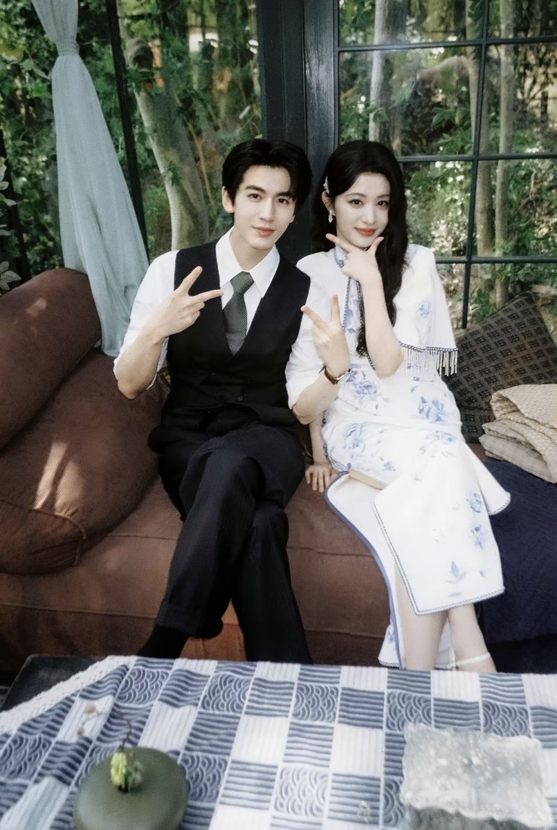 这一秒过火微博更新✨ 情人节ポスター💝 #这一秒过火 #Overdo #张凌赫